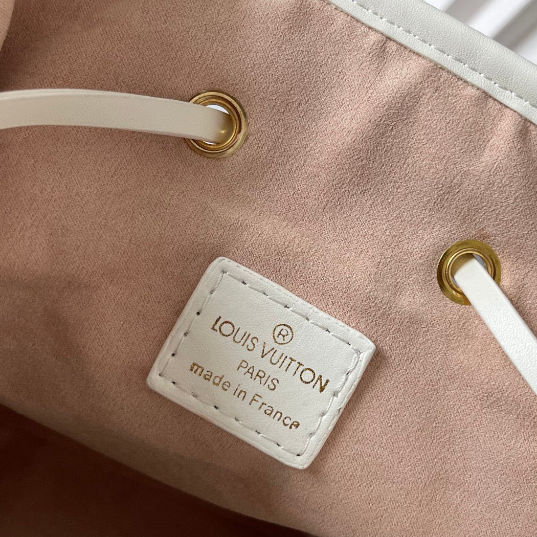 L-Bucket bag