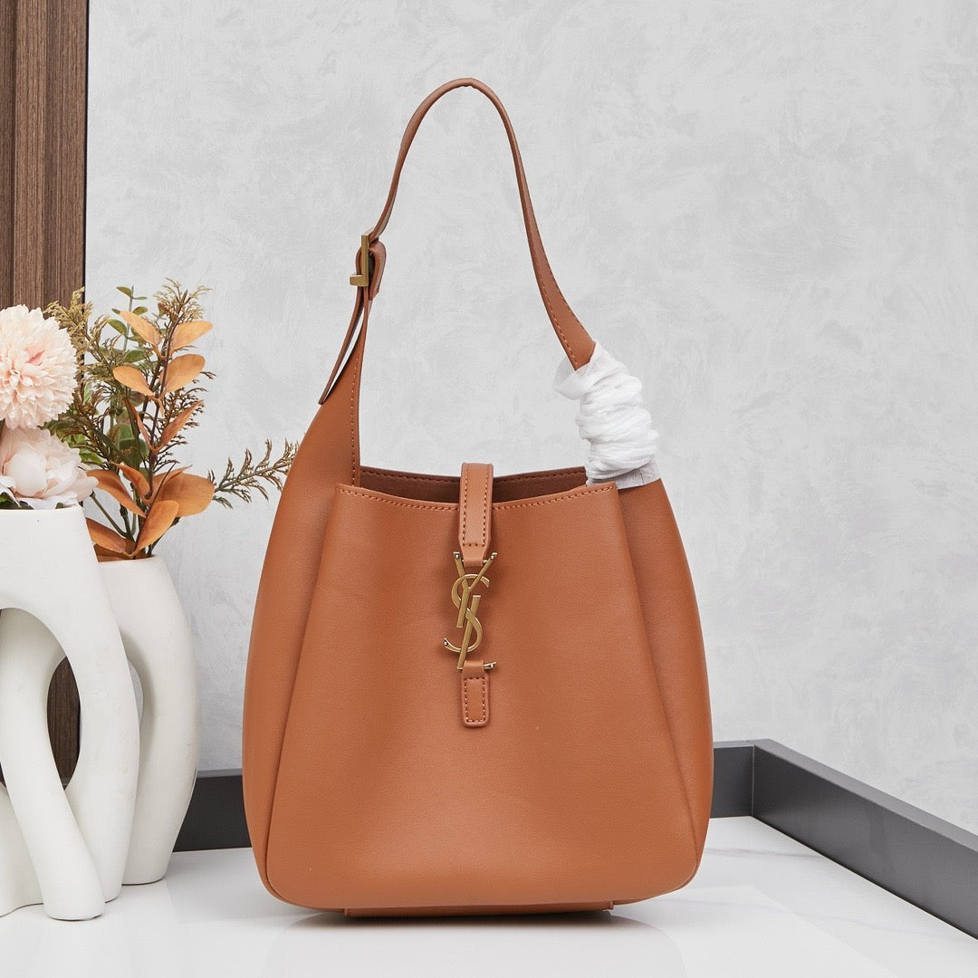 Y-Sisters Armpit Bag