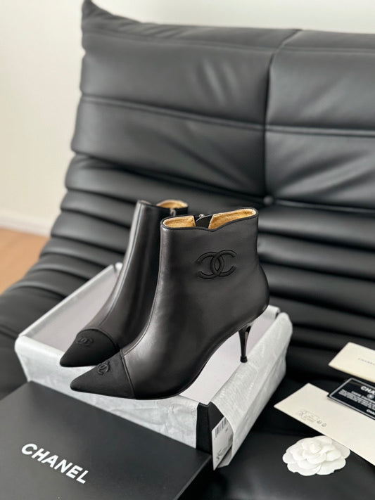 CE-Embroidered short boots