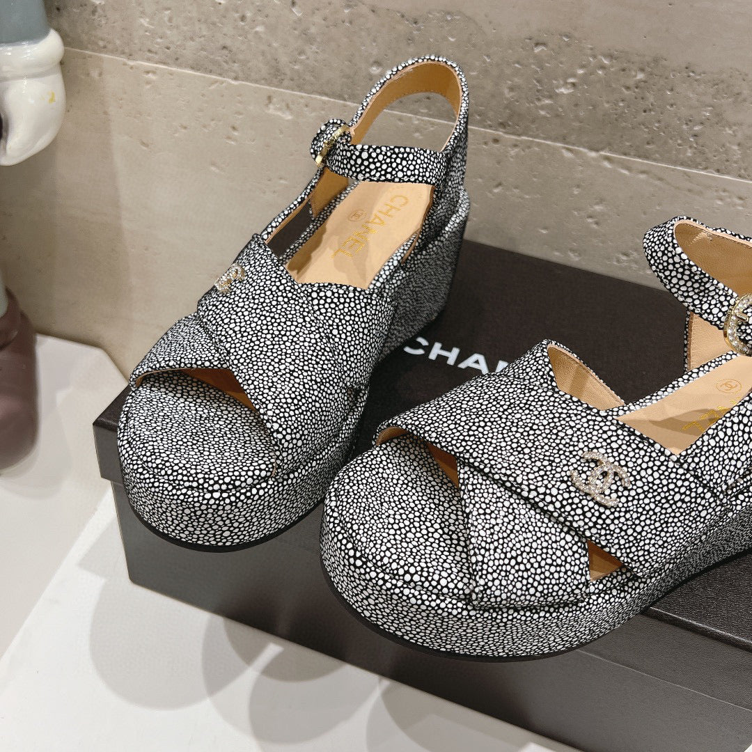 CE-High heel sandals