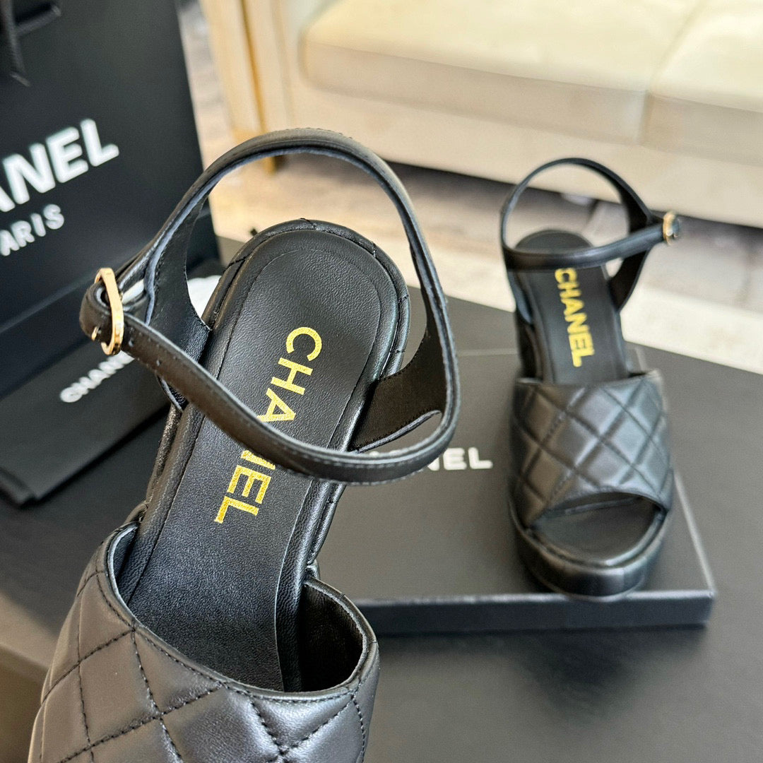CE-Platform wedge sandals