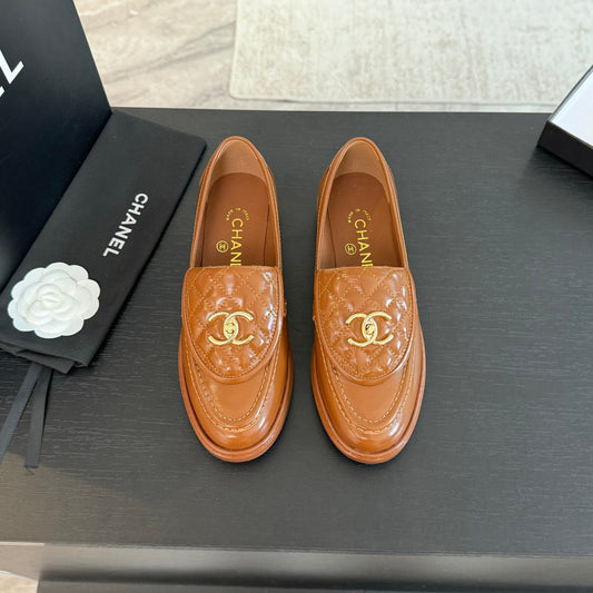 CE-Classic clamshell loafers