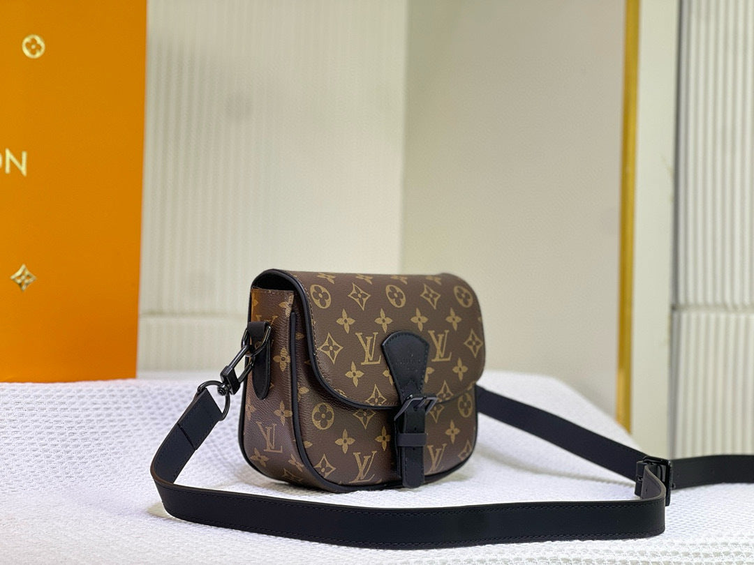 Louis Vuitton-CROSSBODY BAG