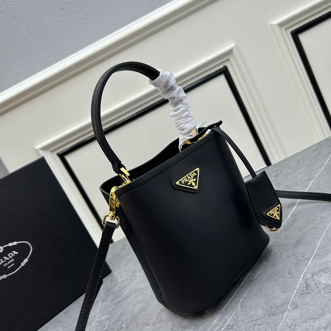 P-New bucket bag