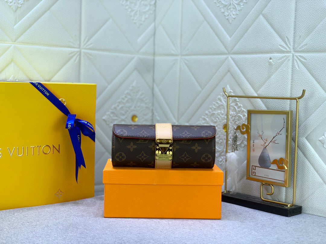 L Monogram Taurillon