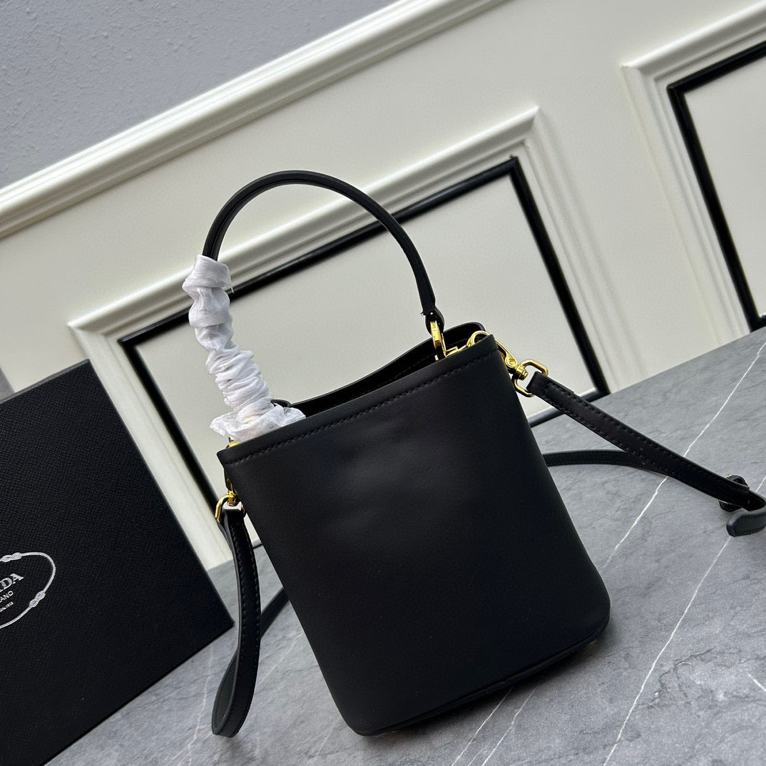 P-New bucket bag