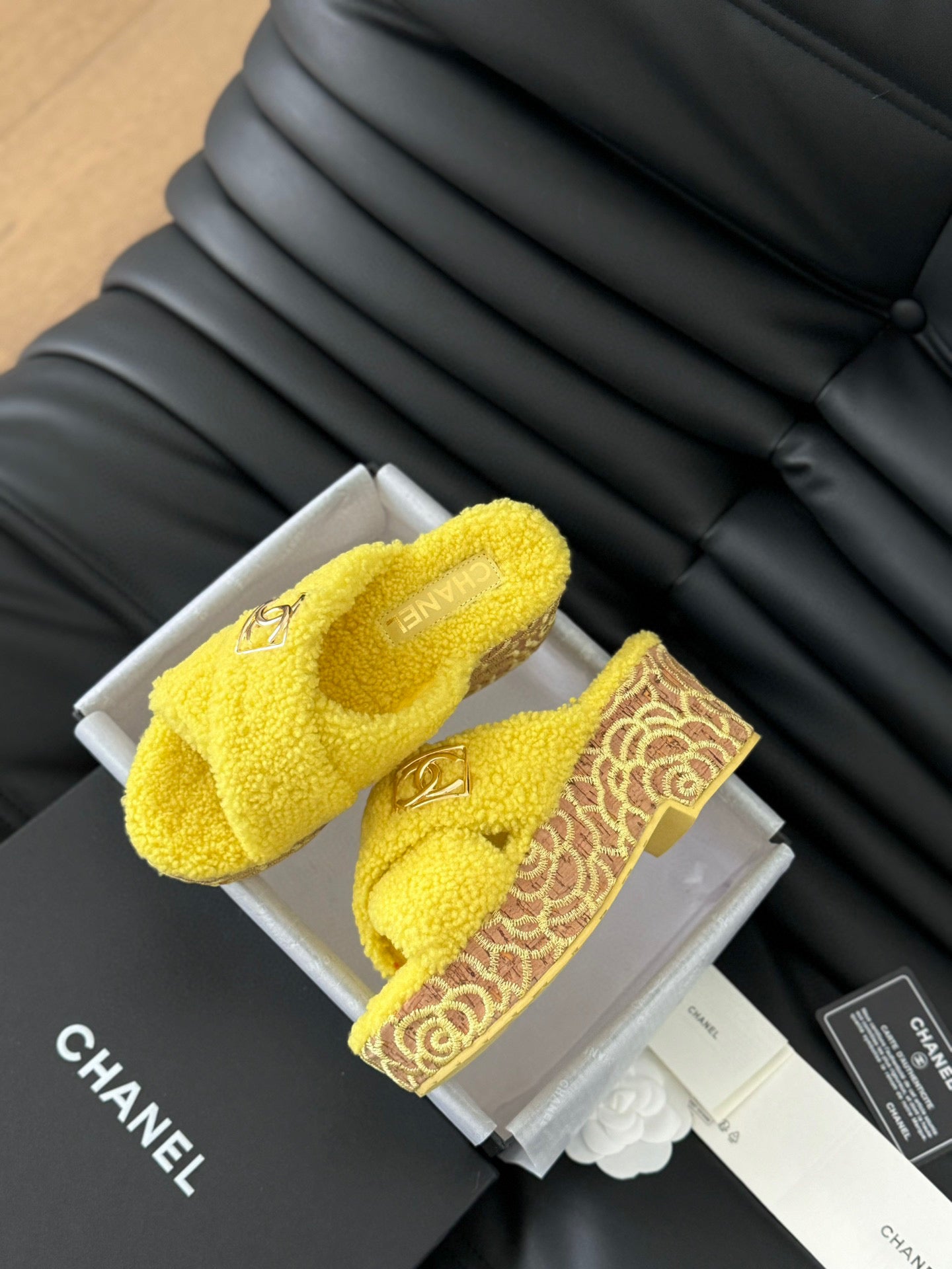 CE-Soft and fluffy fur