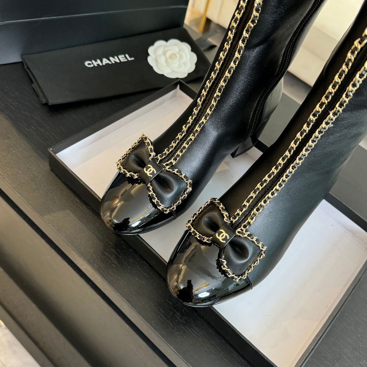 CE-chain bow boots