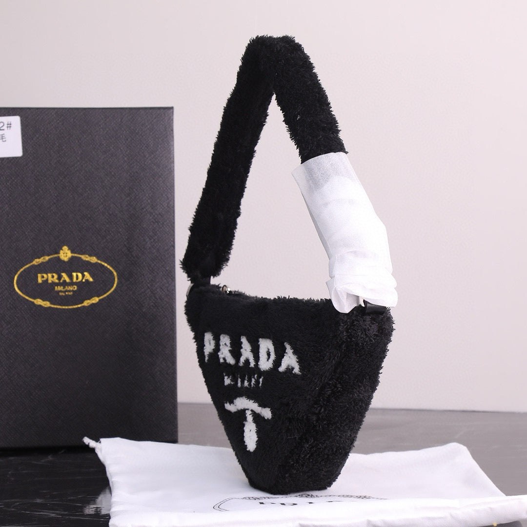 P-Plush triangle bag