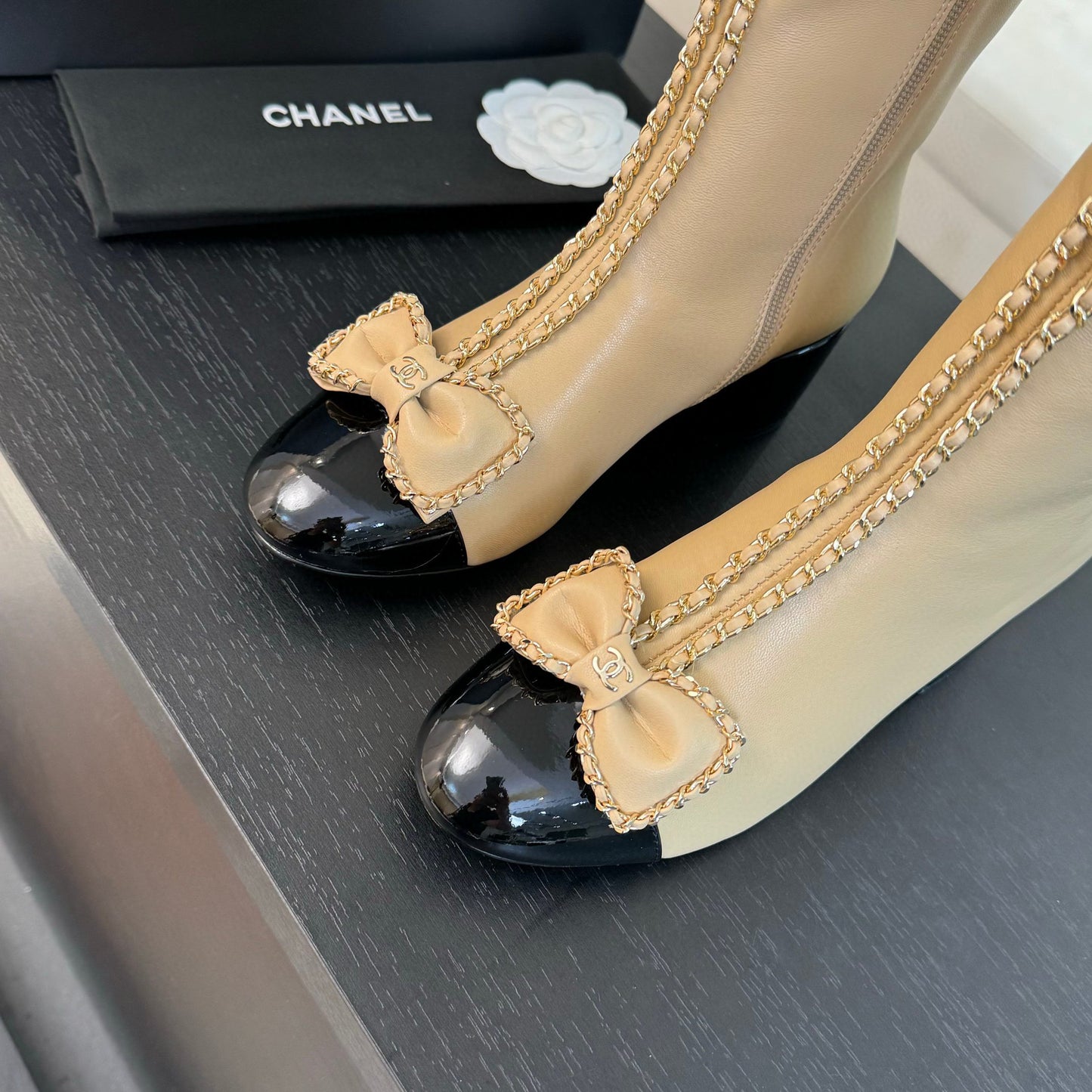 CE-chain bow boots