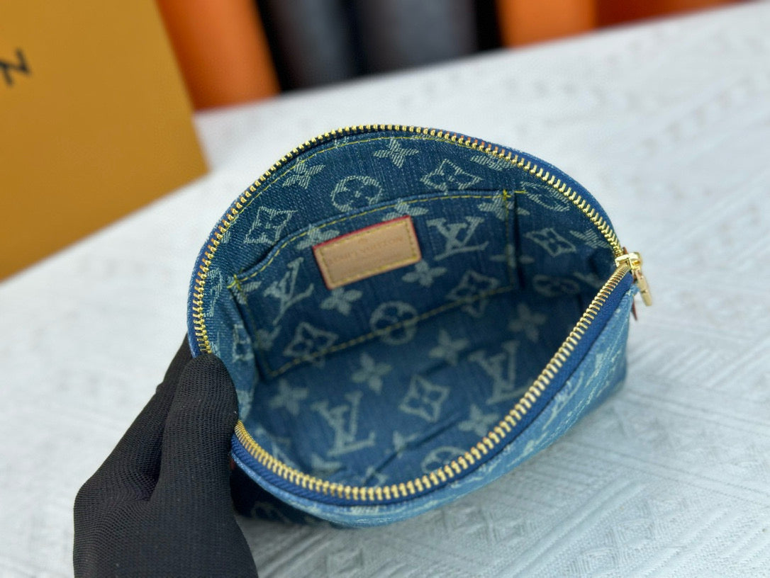 L-Monogram canvas