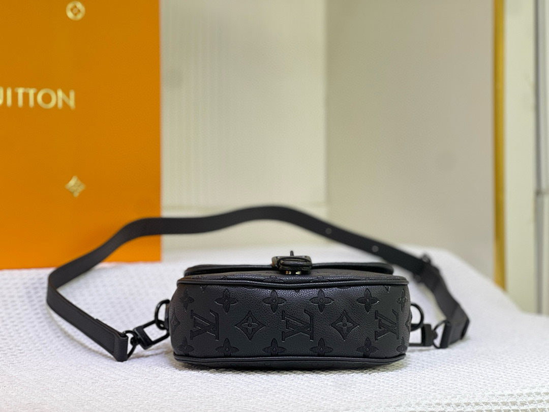 Louis Vuitton-CROSSBODY BAG