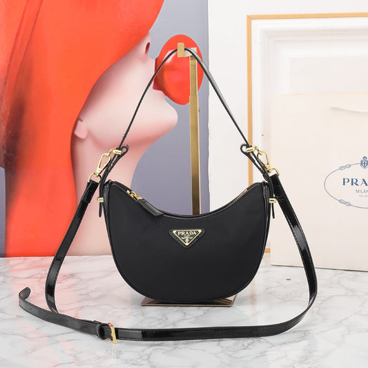 P-Moon Crescent Bag