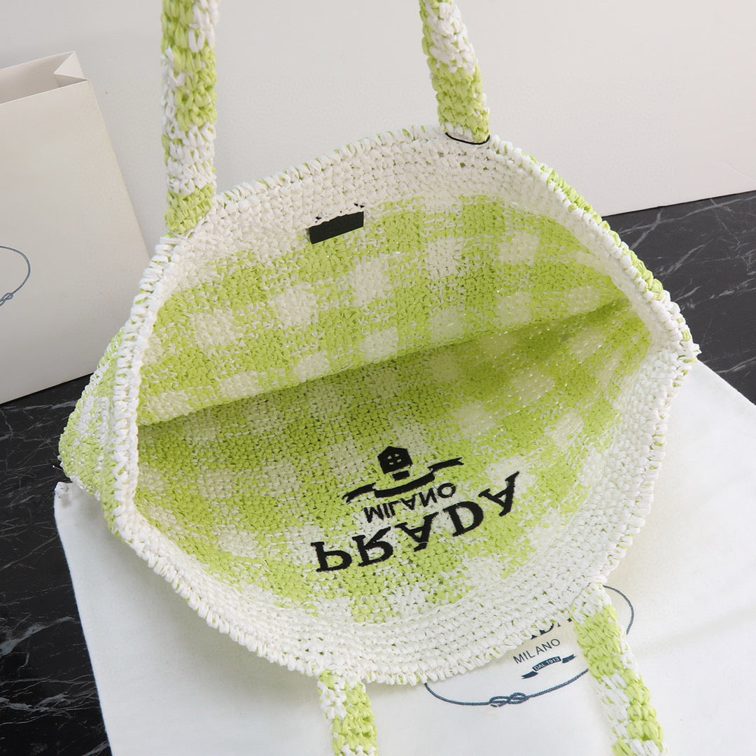 P-Purely hand-knitted fiber tote bag