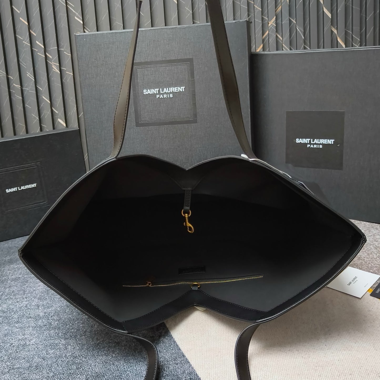 Y-New fine grain leather tote bag!