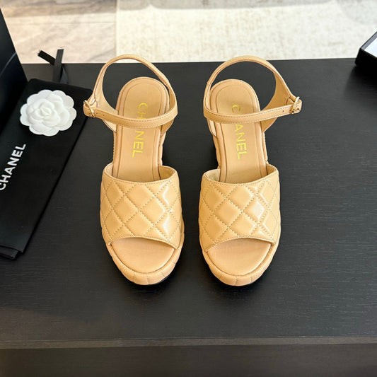 CE-Platform wedge sandals