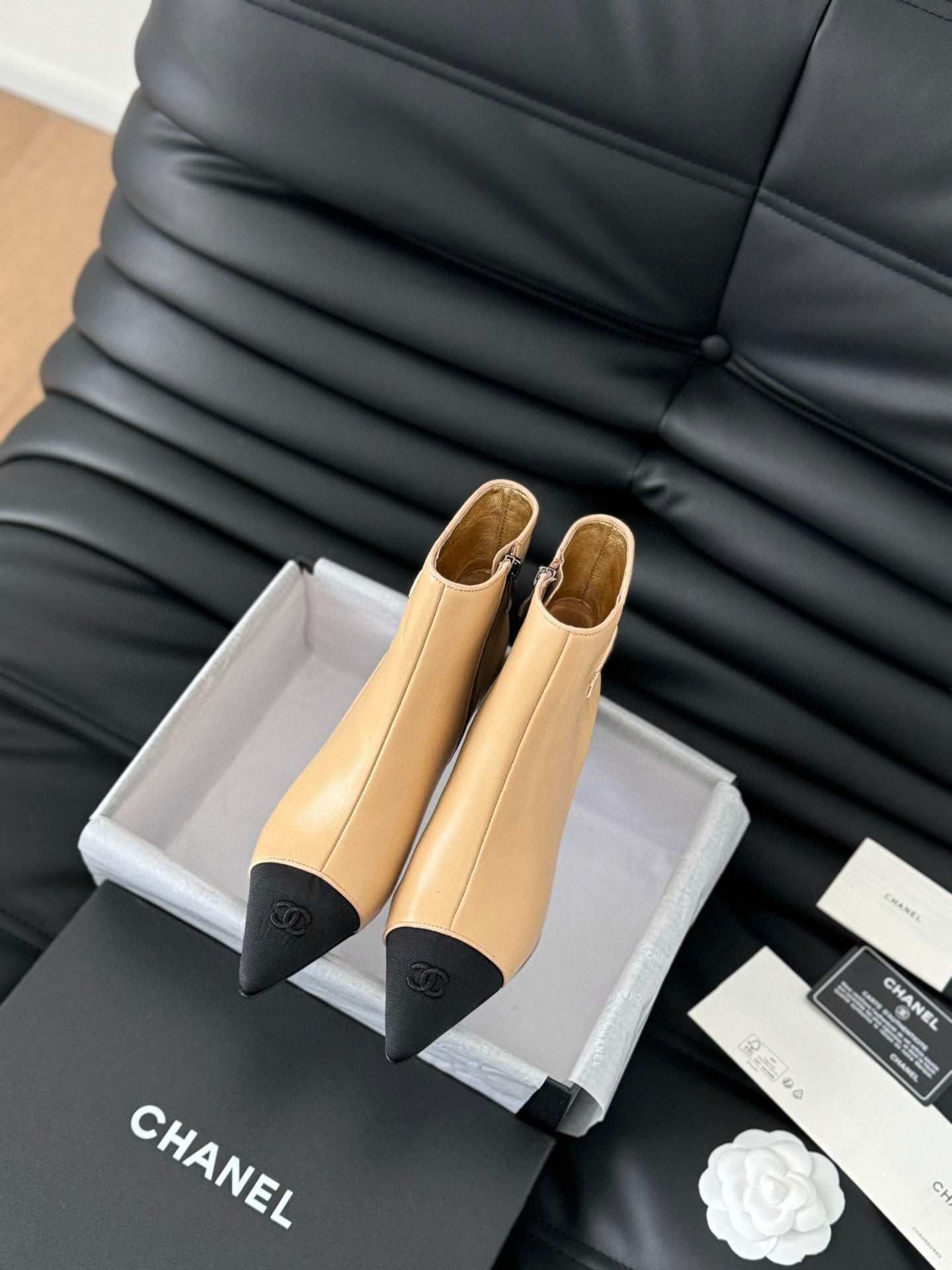 CE-Embroidered short boots