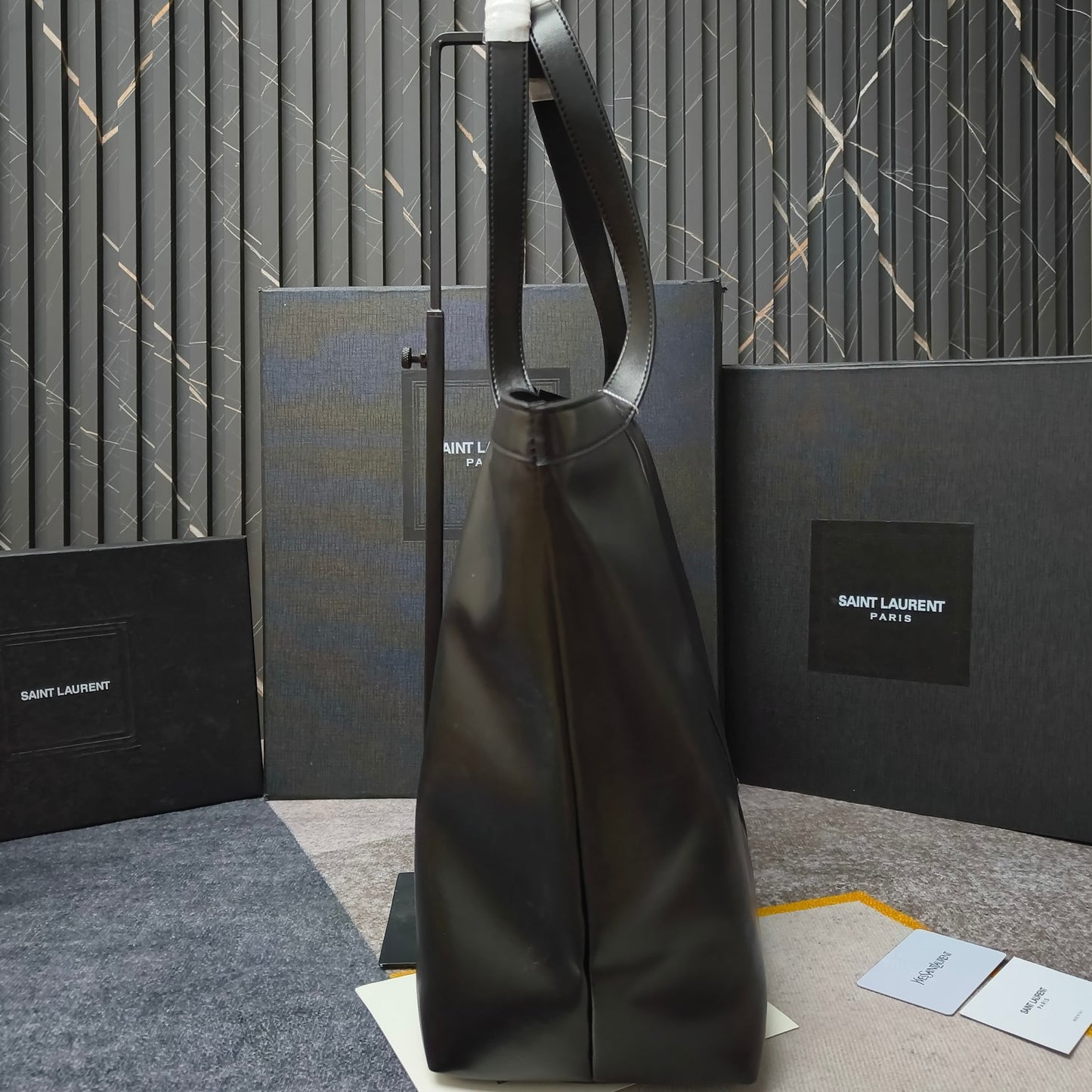 Y-New fine grain leather tote bag!