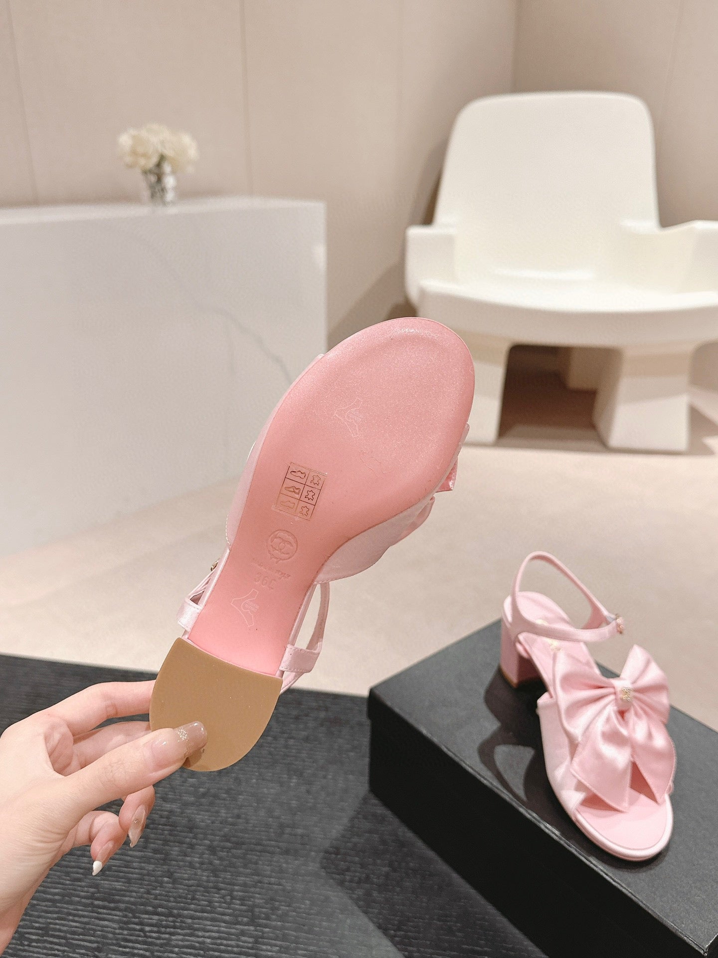 CE-Lady’s Shoes
