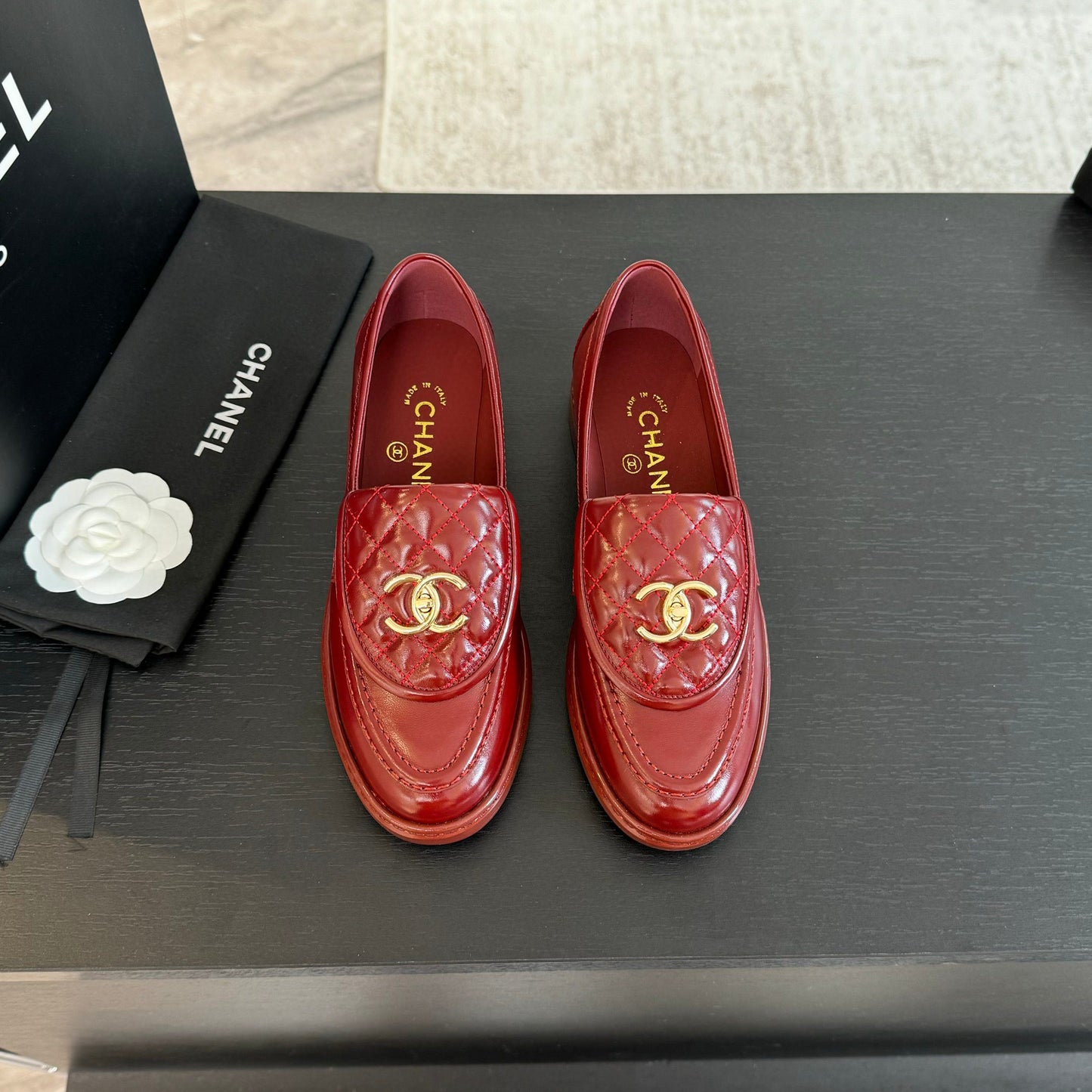 CE-Classic clamshell loafers
