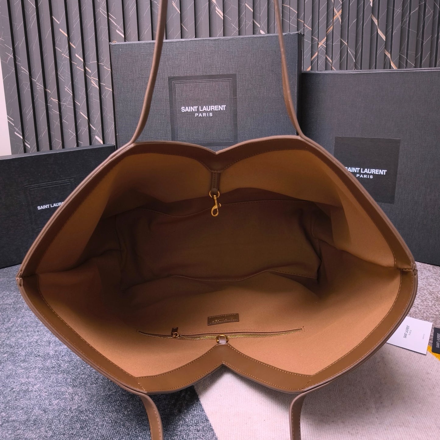 Y-New fine grain leather tote bag!