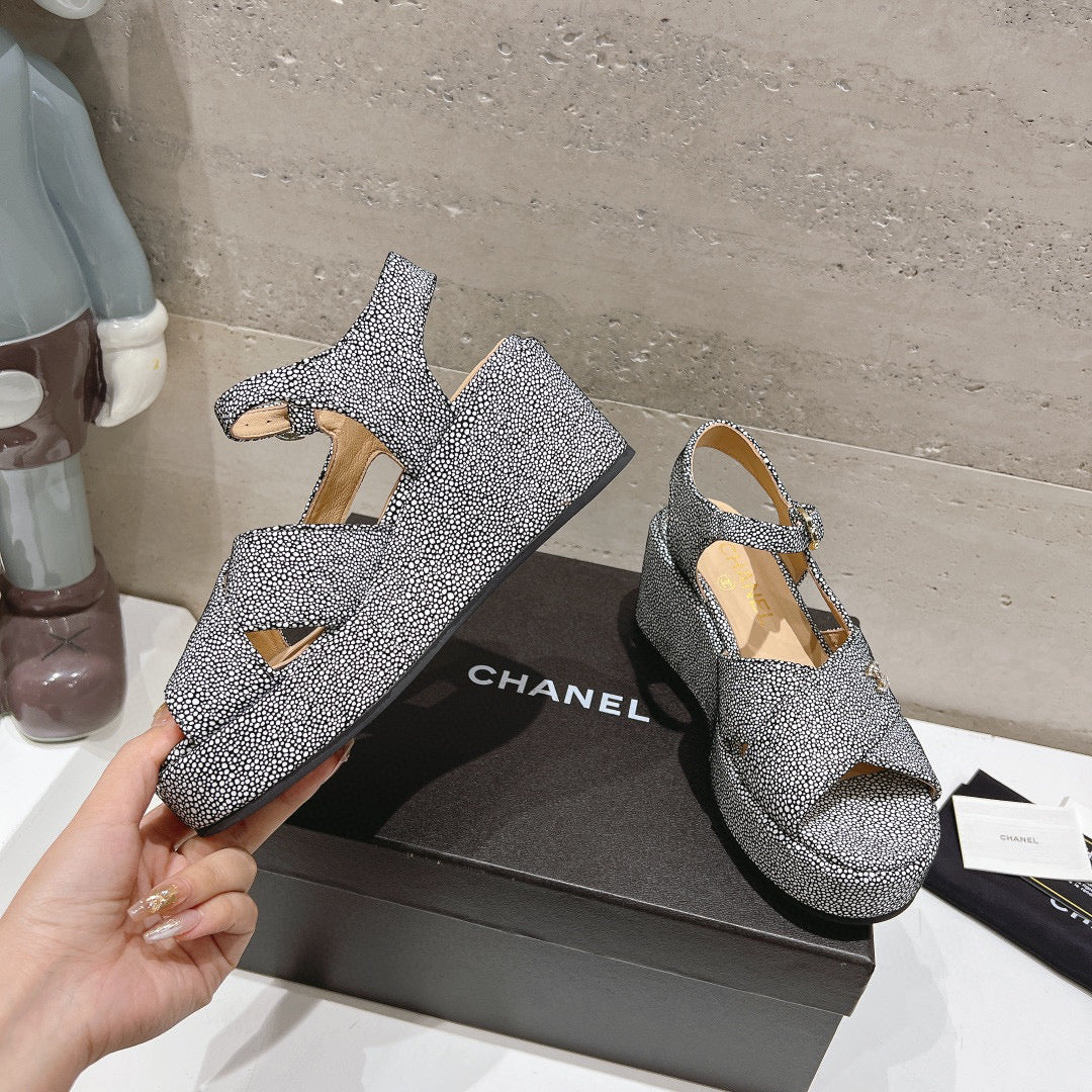 CE-High heel sandals