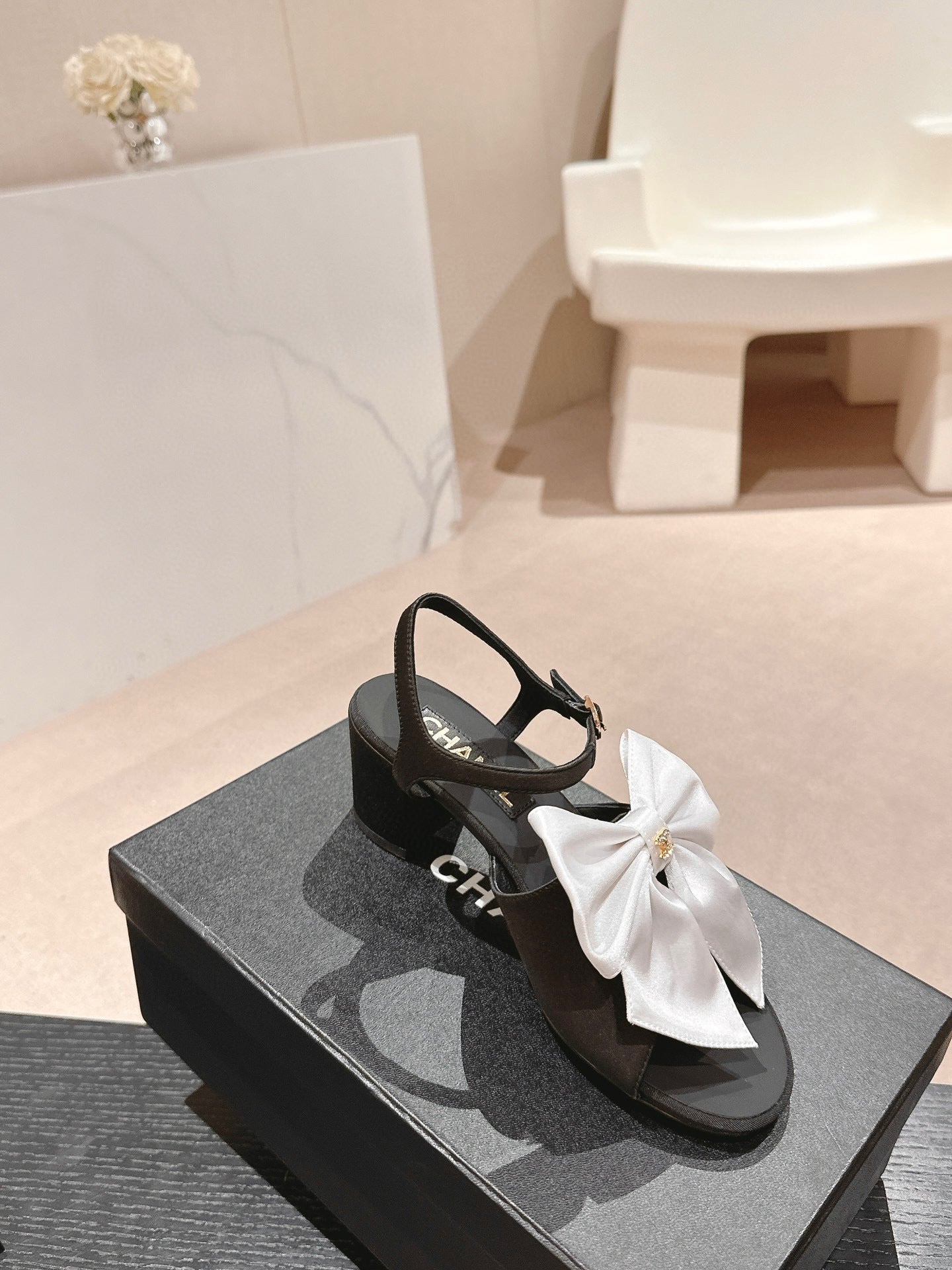 CE-Lady’s Shoes