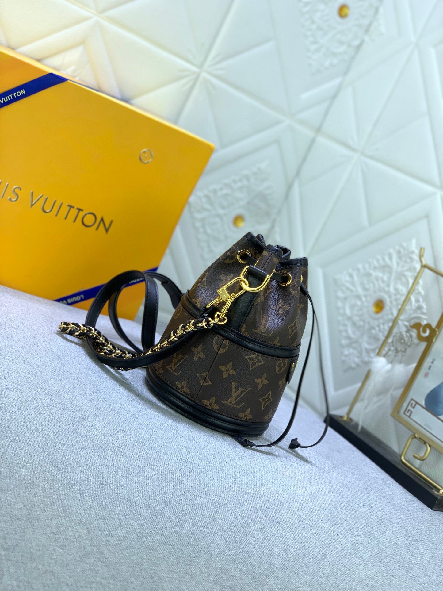 L-Fortune bucket bag