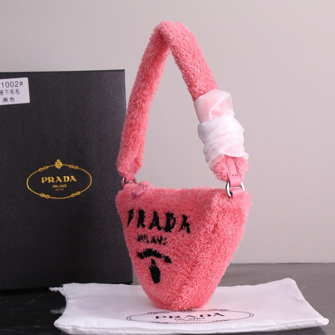 P-Plush triangle bag