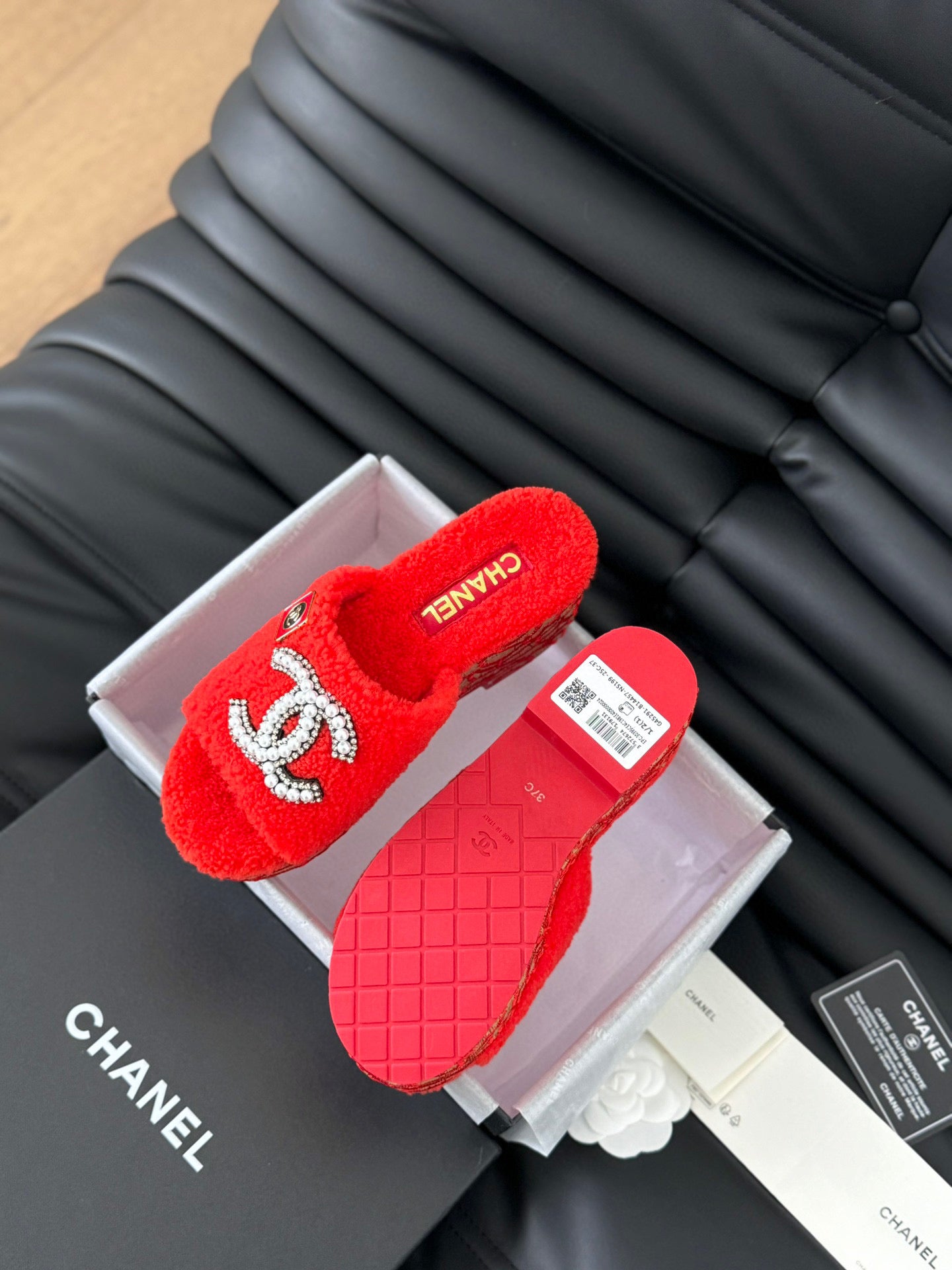 CE-New furry slippers