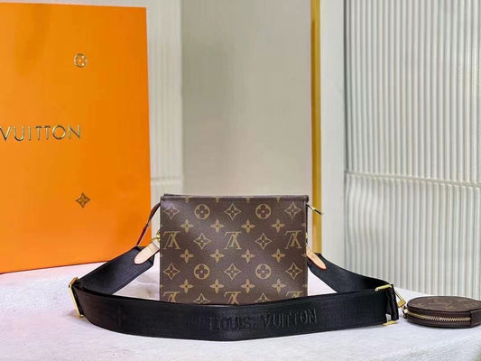 L-Monogram Canvas