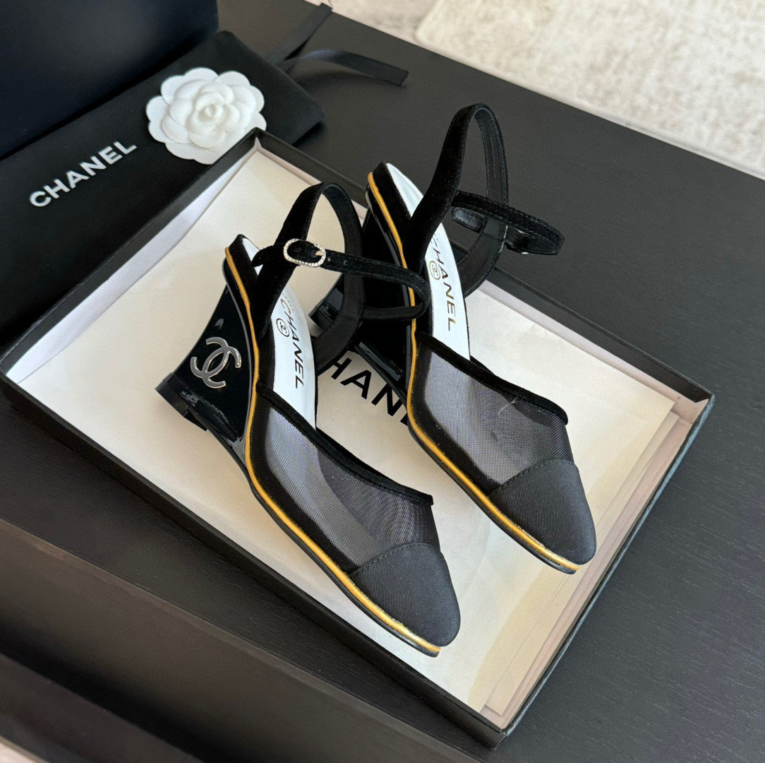 CE-Gauze sandals