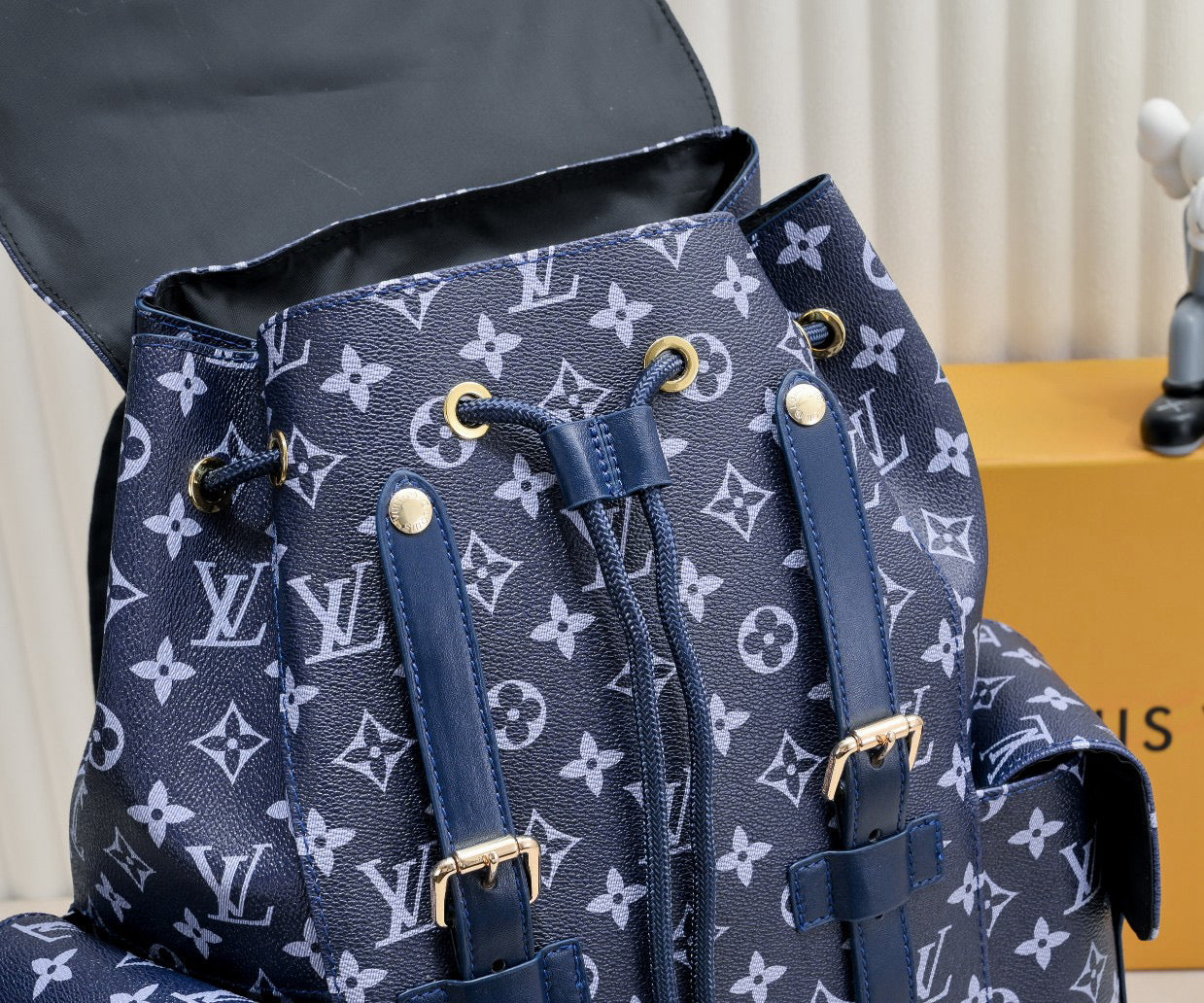 L-Christopher Backpack presbyopia denim