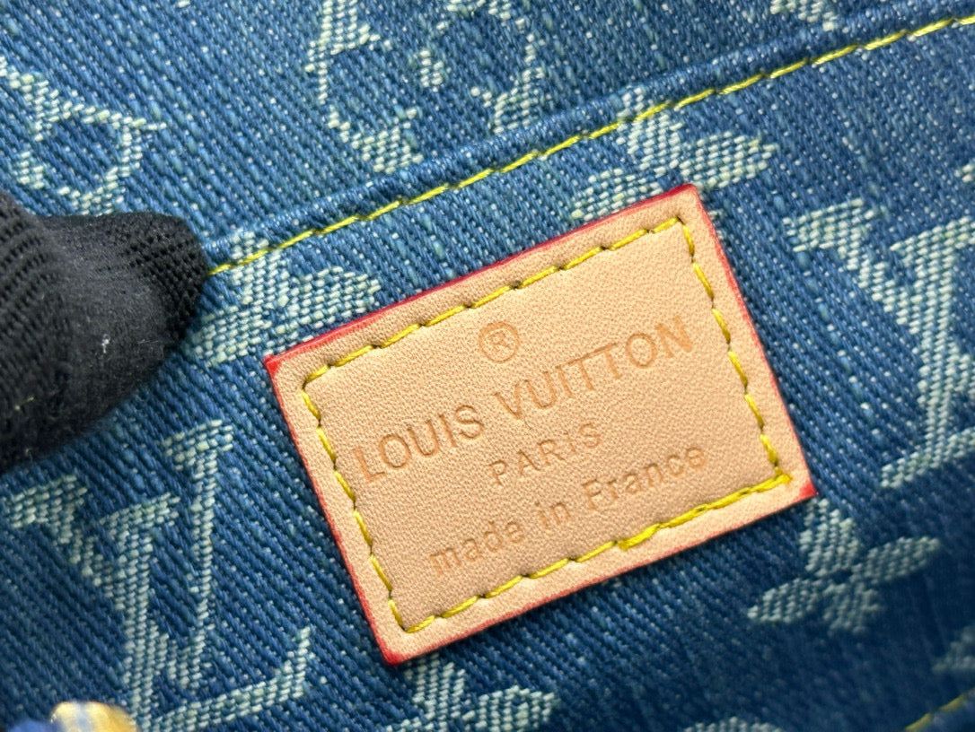 L-Monogram canvas