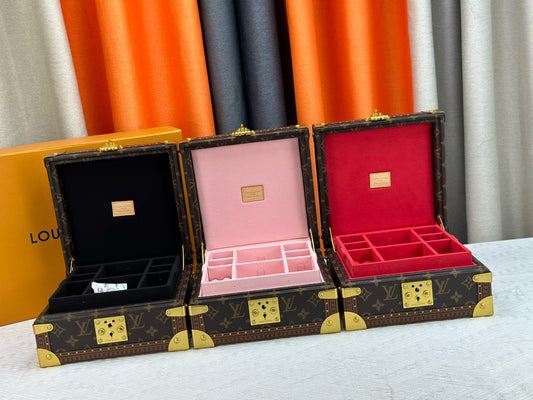 L-Jewelry box