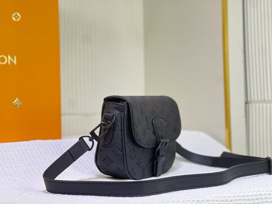 Louis Vuitton-CROSSBODY BAG