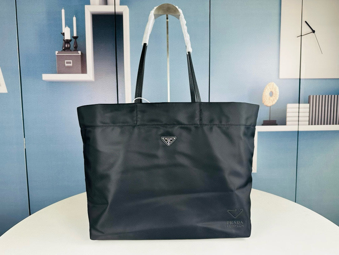 P-nylon tote bag