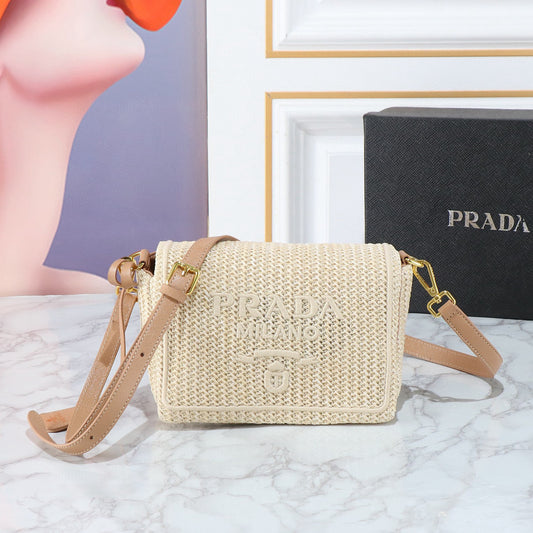 P-Raffia Straw Camera Bag