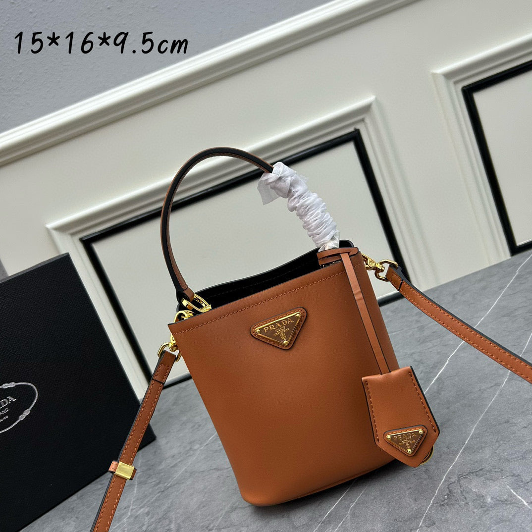 P-New bucket bag