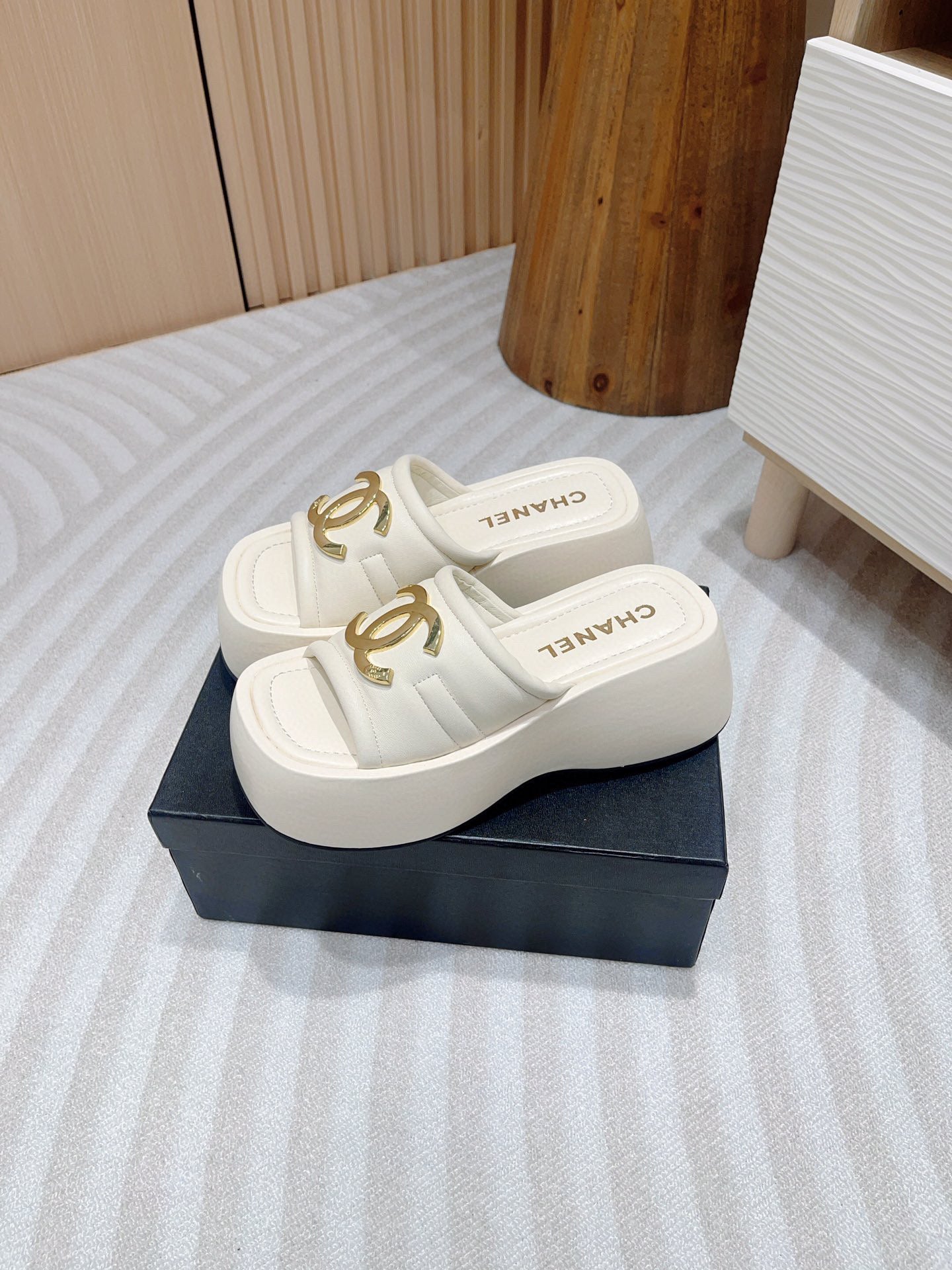 CE-thick bottom slippers