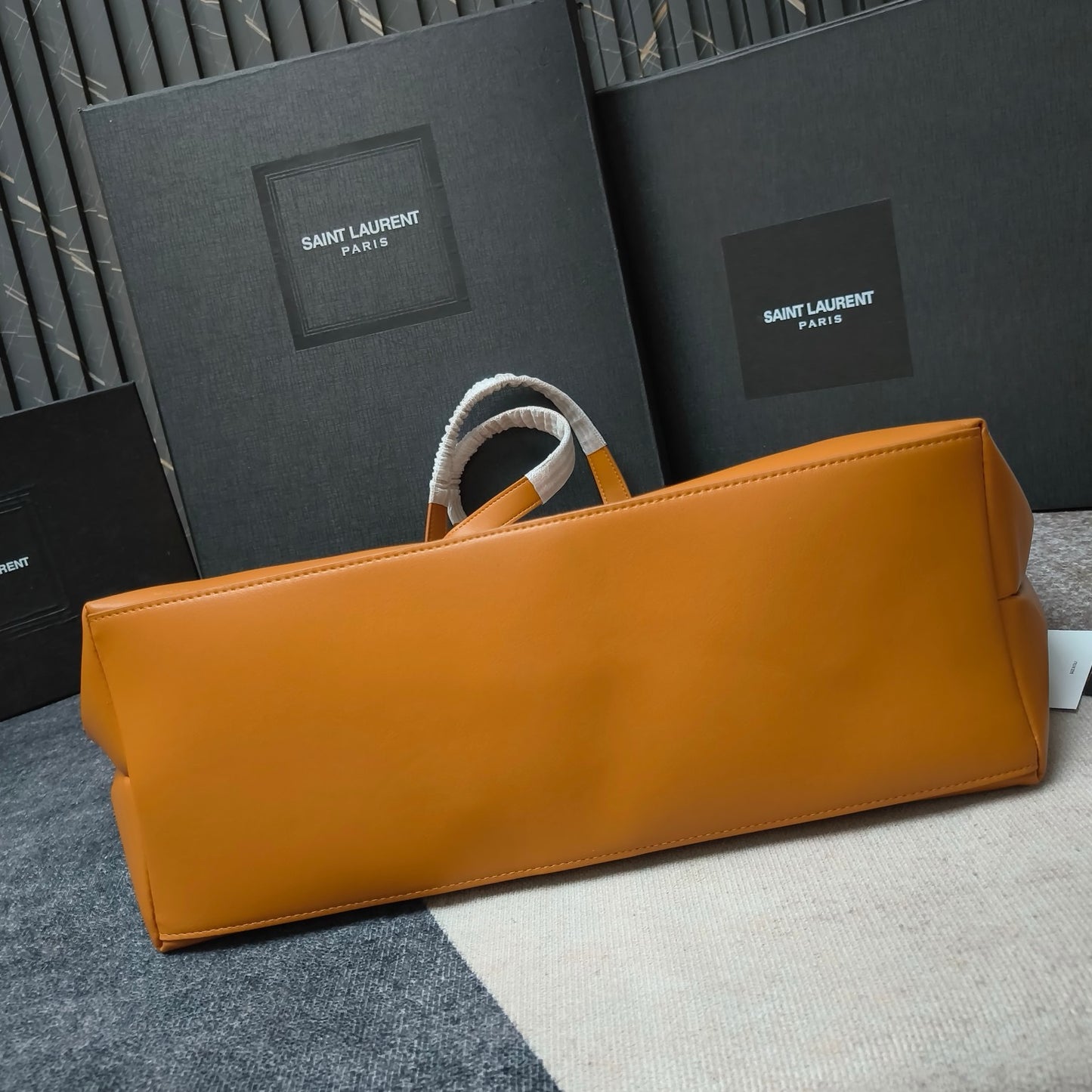 Y-New fine grain leather tote bag!