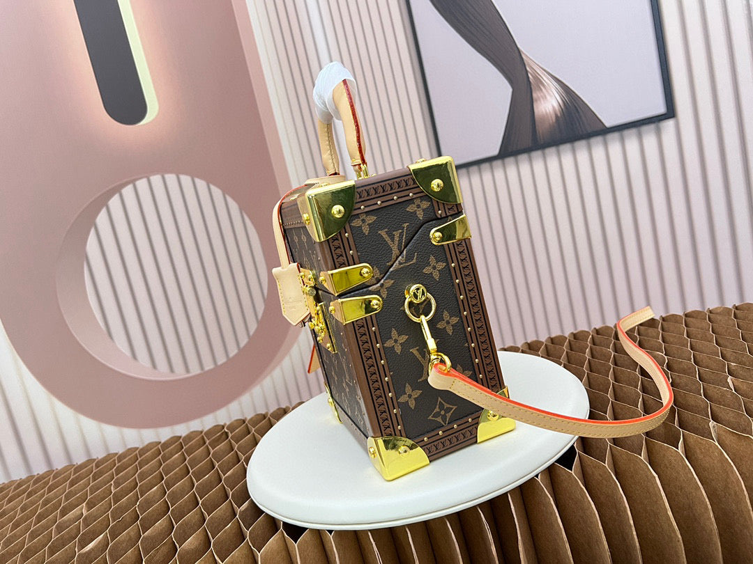 L Camera Box