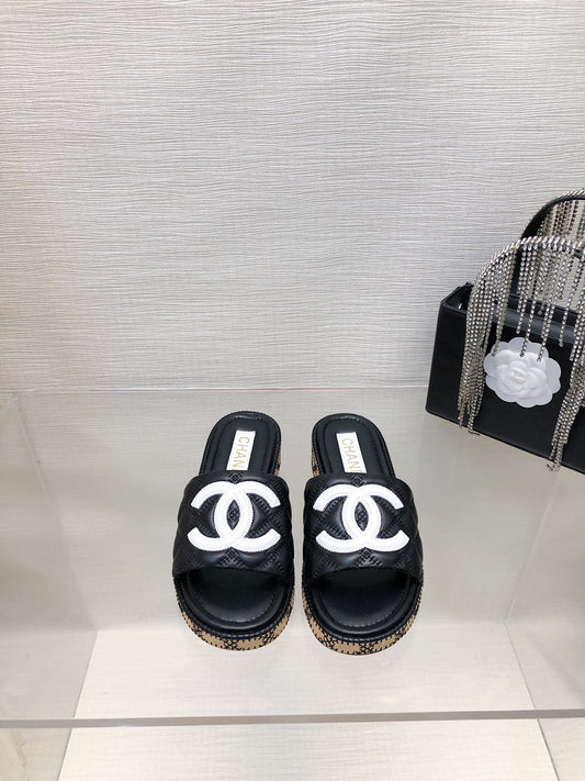CE-Embroidered logo slippers