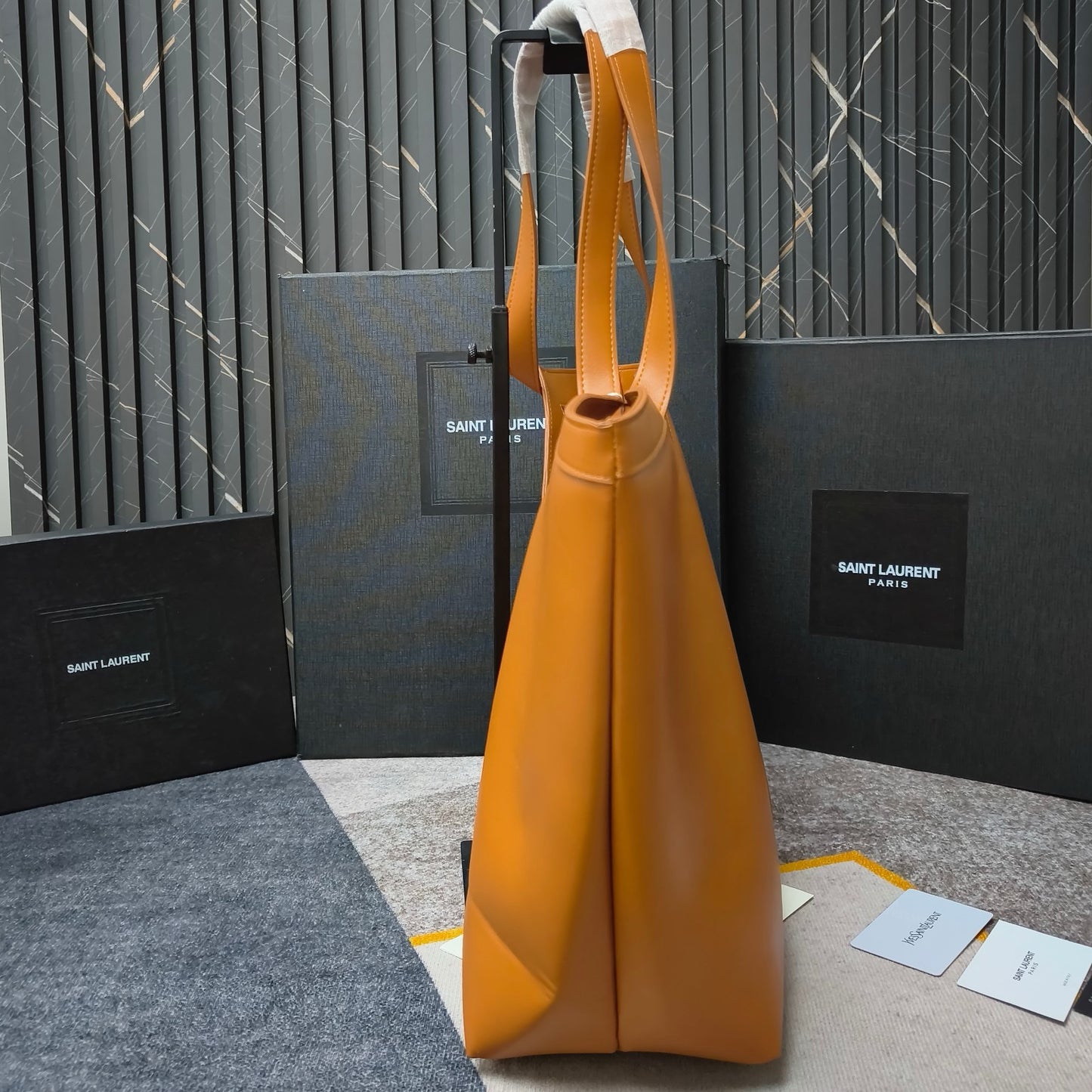 Y-New fine grain leather tote bag!