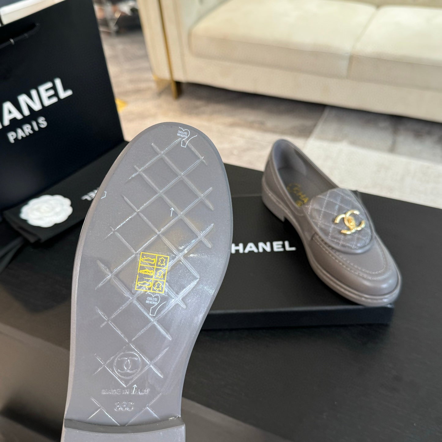 CE-Classic clamshell loafers