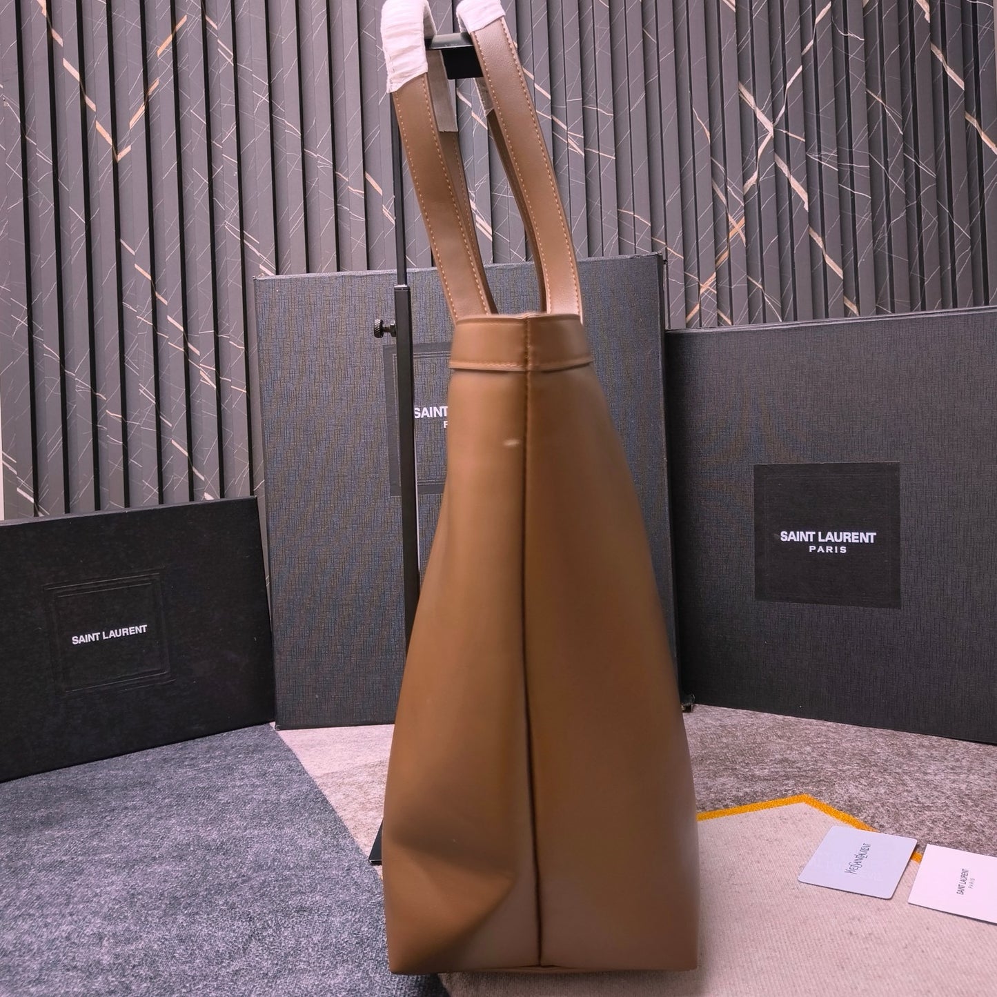 Y-New fine grain leather tote bag!